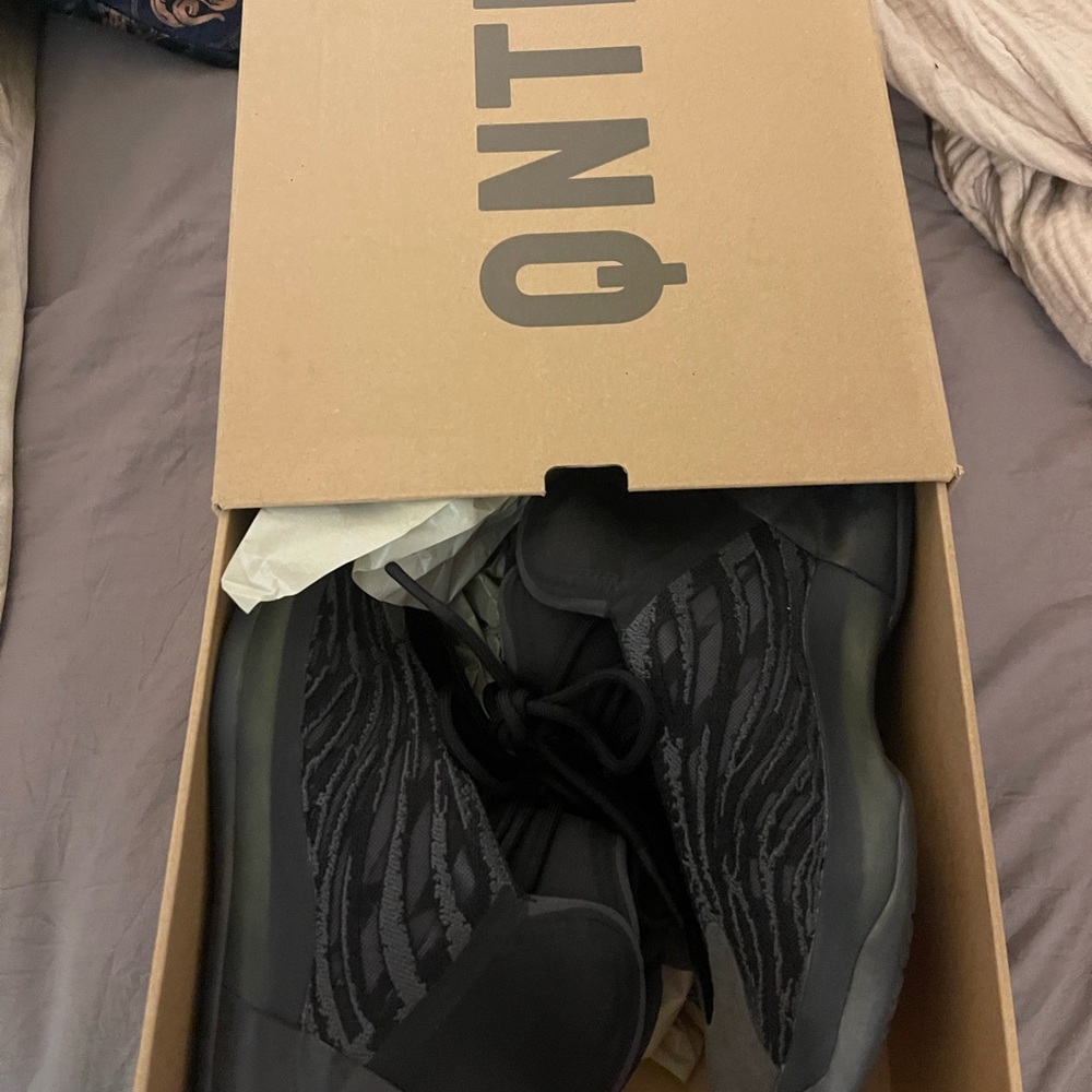 Men's Black Athletic Shoes